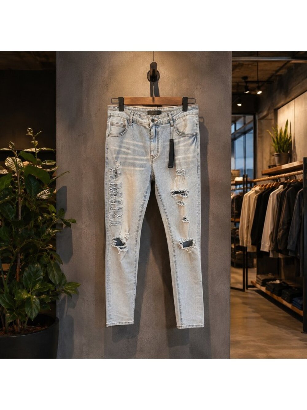 Amiri Distressed Logo Skinny Jeans Blue Light Wash Pants Men Denim Pockets 34